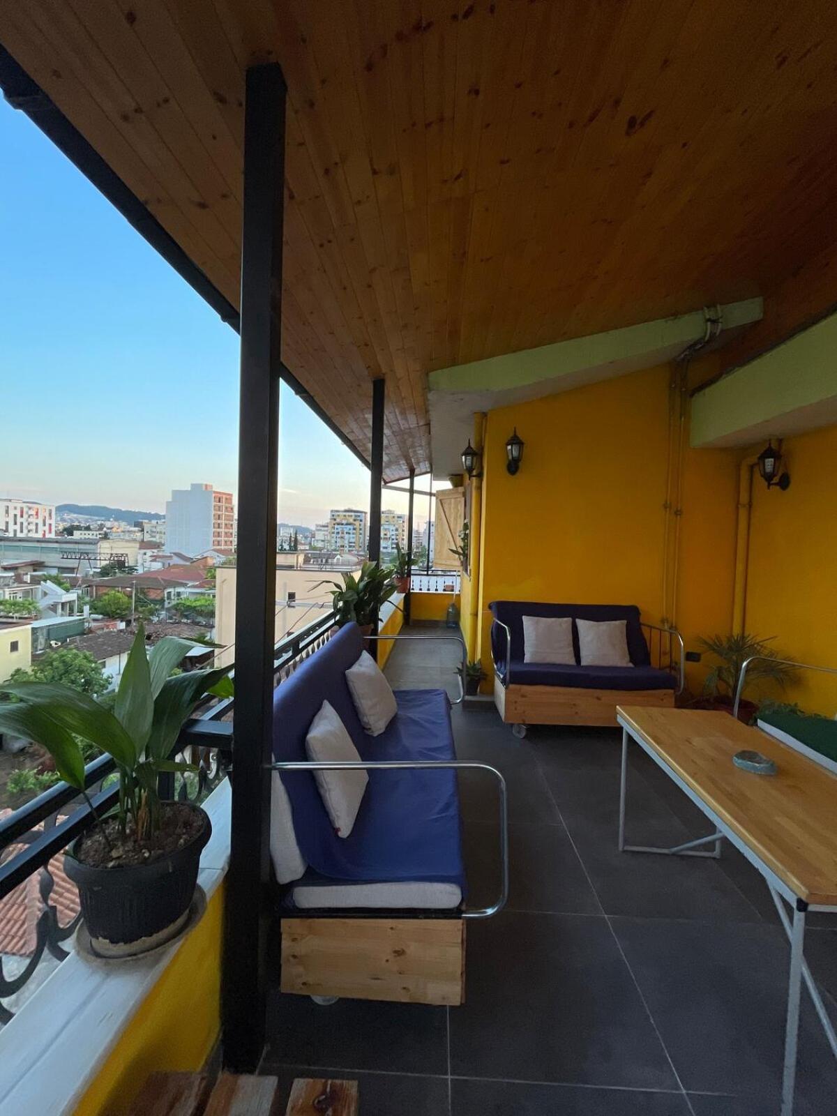Cozy Big Apartment With Balcony Tirana Exterior foto